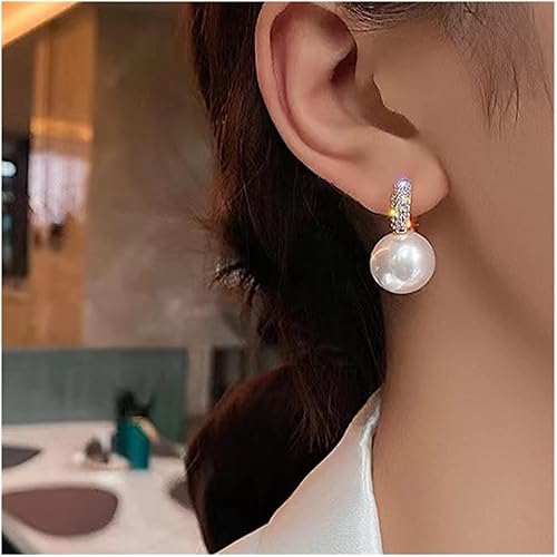 Hold A pearl Earring - Raze Official